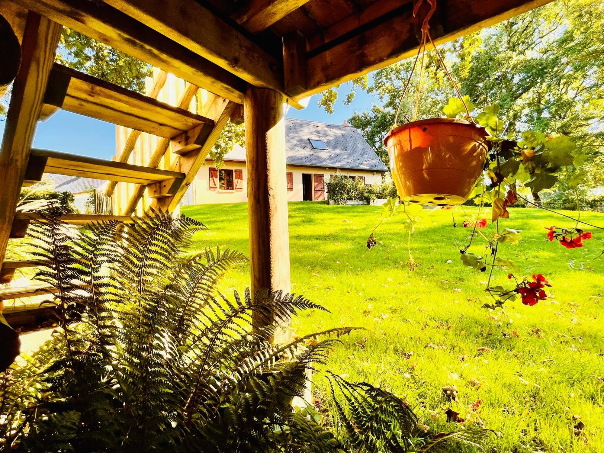 La Cabane Perchee Du Trappeur Ecrainville Luaran gambar