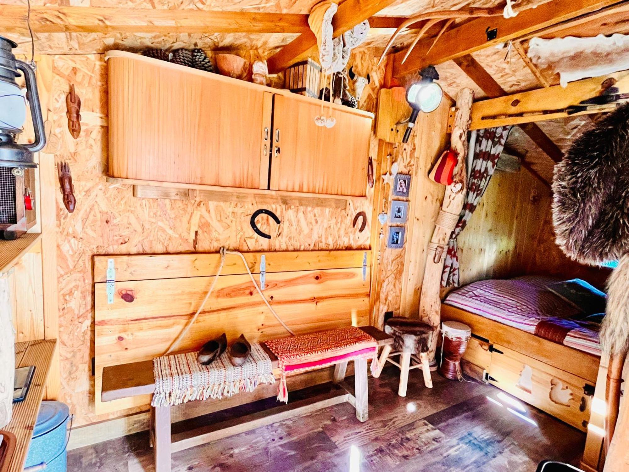 La Cabane Perchee Du Trappeur Ecrainville Luaran gambar